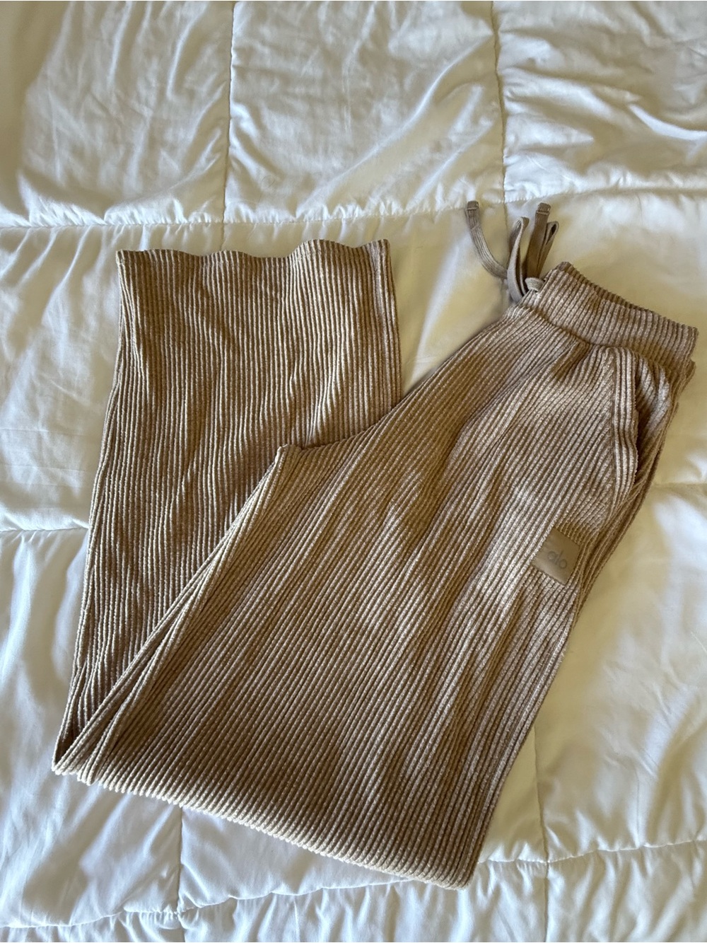 ALO Yoga Ribbed Wide-Leg Pants in Taupe